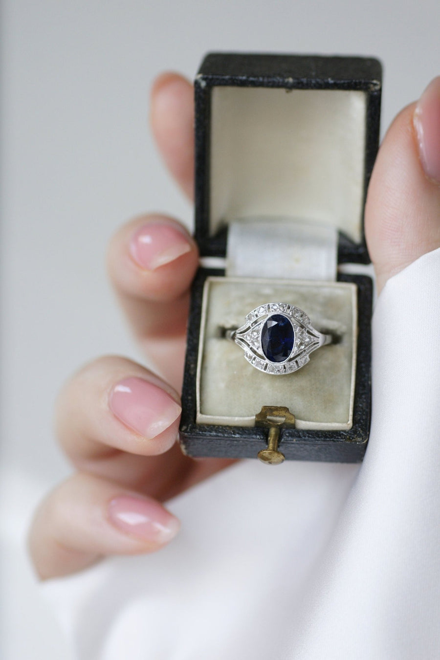 Art Deco style sapphire and diamond ring - Penelope Gallery