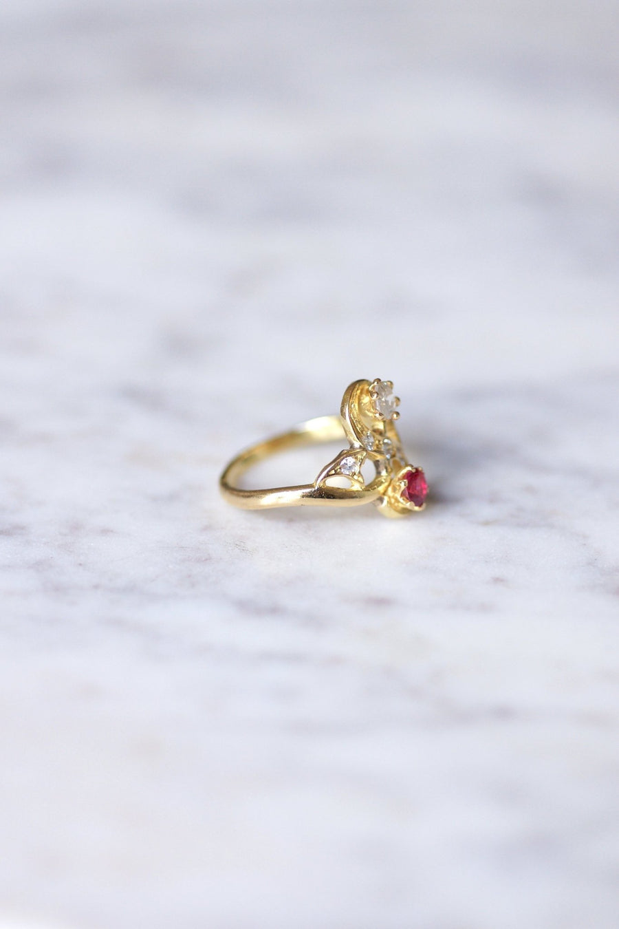 Victorian style ring Toi et Moi, diamonds, synthetic ruby, on yellow gold - Penelope Gallery
