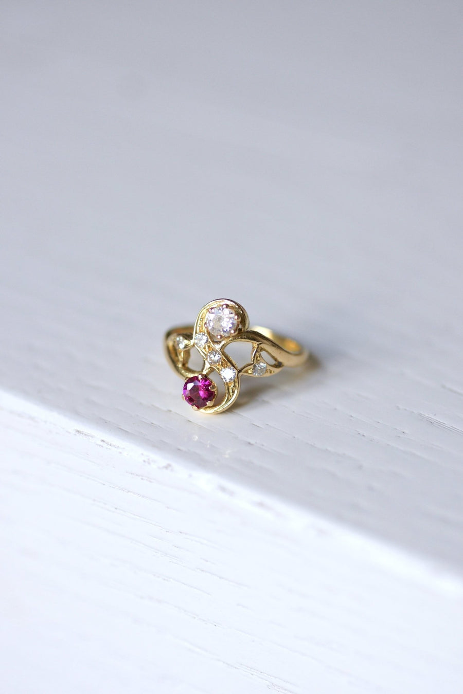 Victorian style ring Toi et Moi, diamonds, synthetic ruby, on yellow gold - Penelope Gallery