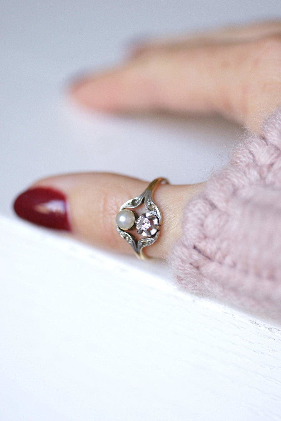 Belle Epoque pearl and diamonds ring on gold and platinum - Galerie Pénélope