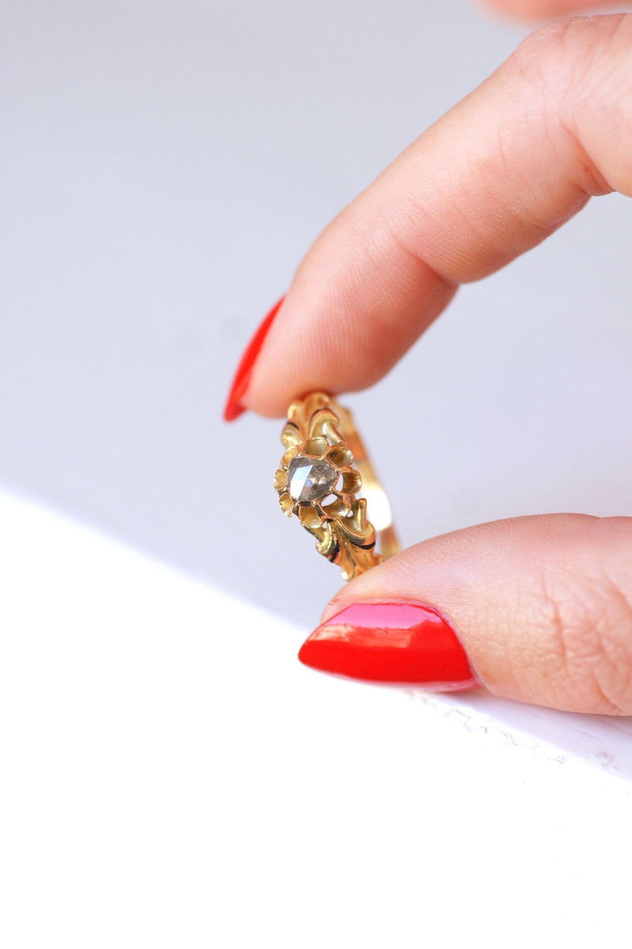 Enamelled Victorian ring in gold and crowned rose cut diamond - Galerie Pénélope