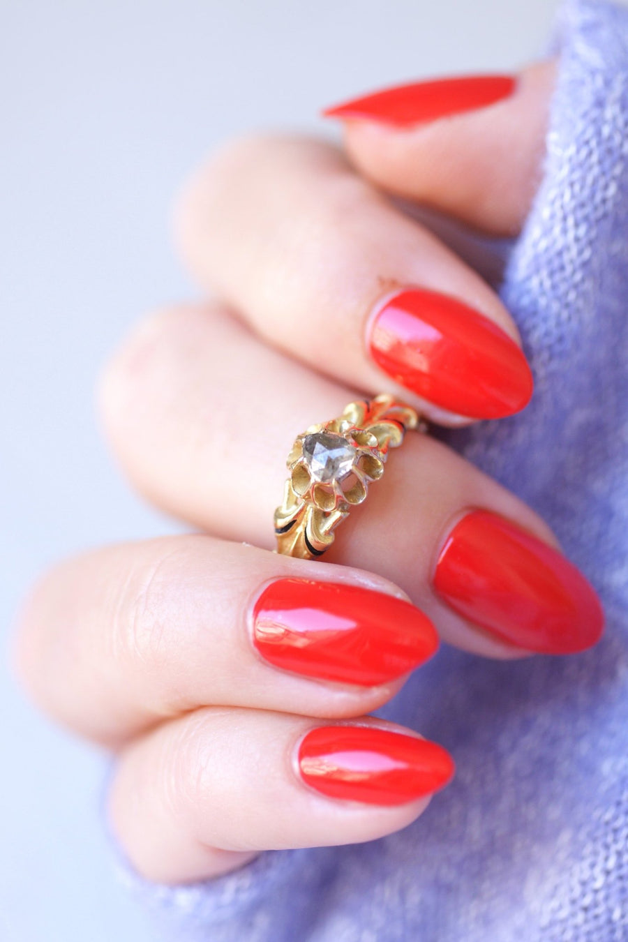 Enamelled Victorian ring in gold and crowned rose cut diamond - Galerie Pénélope