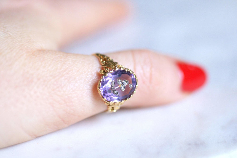 Diamond and amethyst flower intaglio Victorian ring on gold - Galerie Pénélope