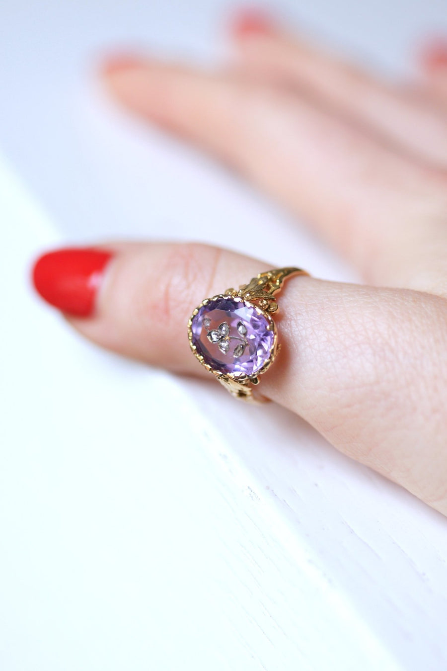 Diamond and amethyst flower intaglio Victorian ring on gold - Galerie Pénélope