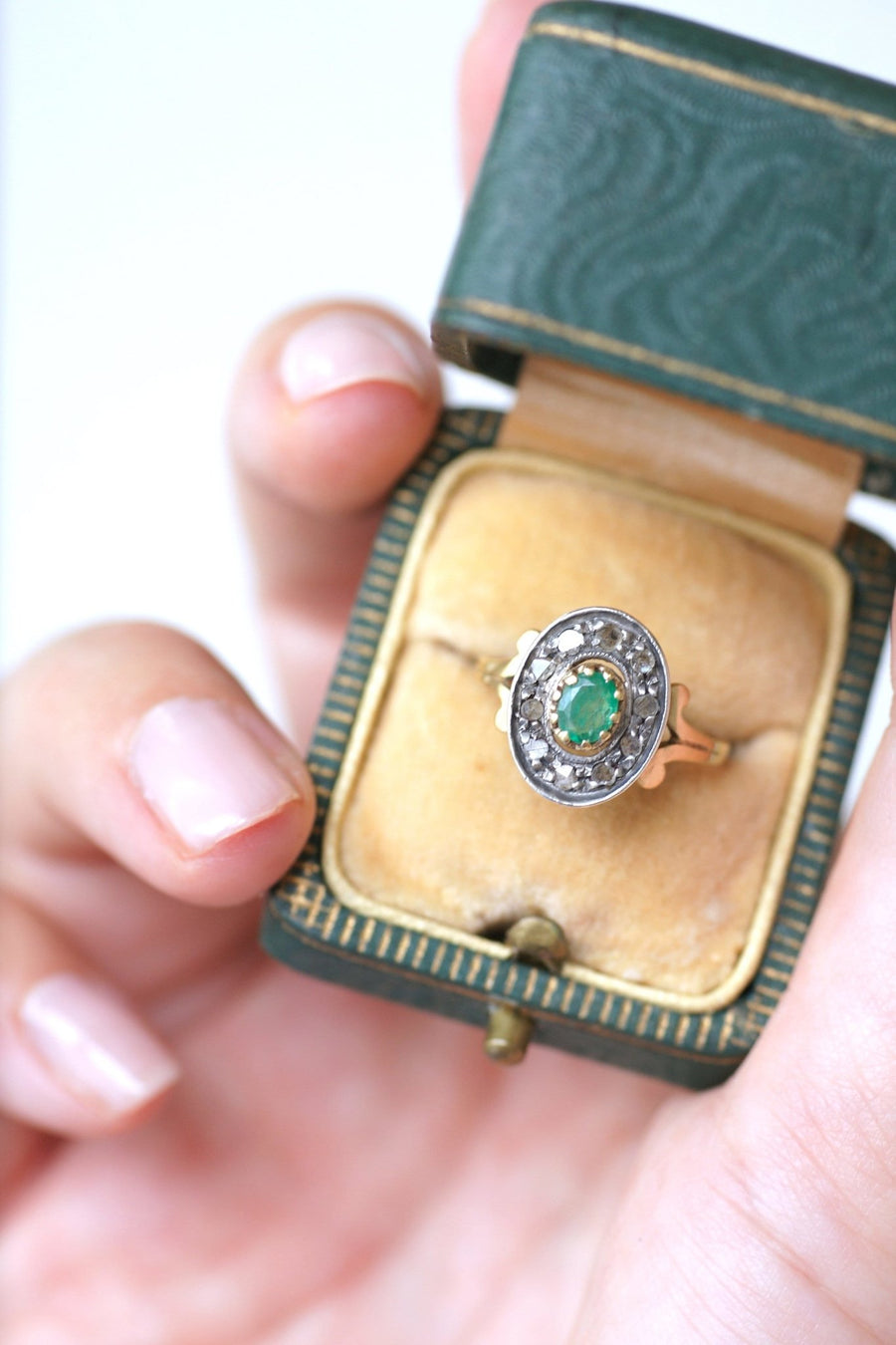 Vintage emerald and diamond ring - Penelope Gallery