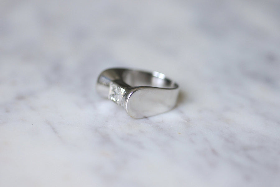 Vintage Art Deco white gold and diamond Tank knot ring - Galerie Pénélope