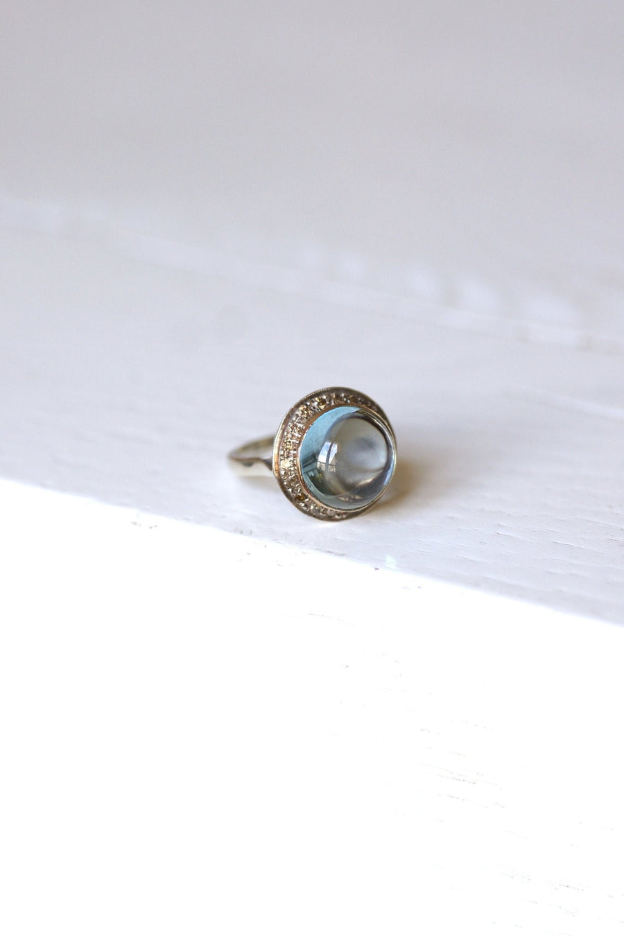 Vintage blue topaz and diamonds on gold and silver ring - Galerie Pénélope