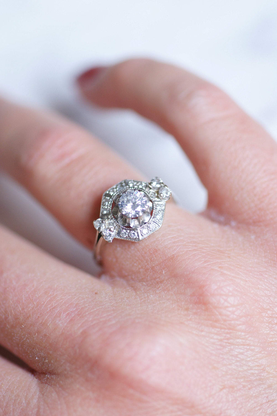 Art Deco platinum, white gold and diamond 0.55Ct engagement ring - Galerie Pénélope