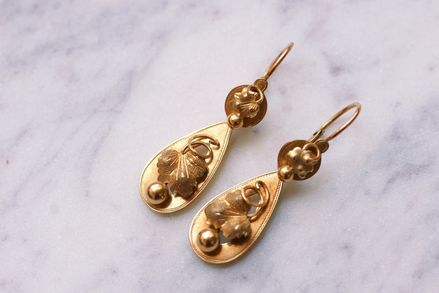 Antique gold "vine leaf" earrings - Galerie Pénélope