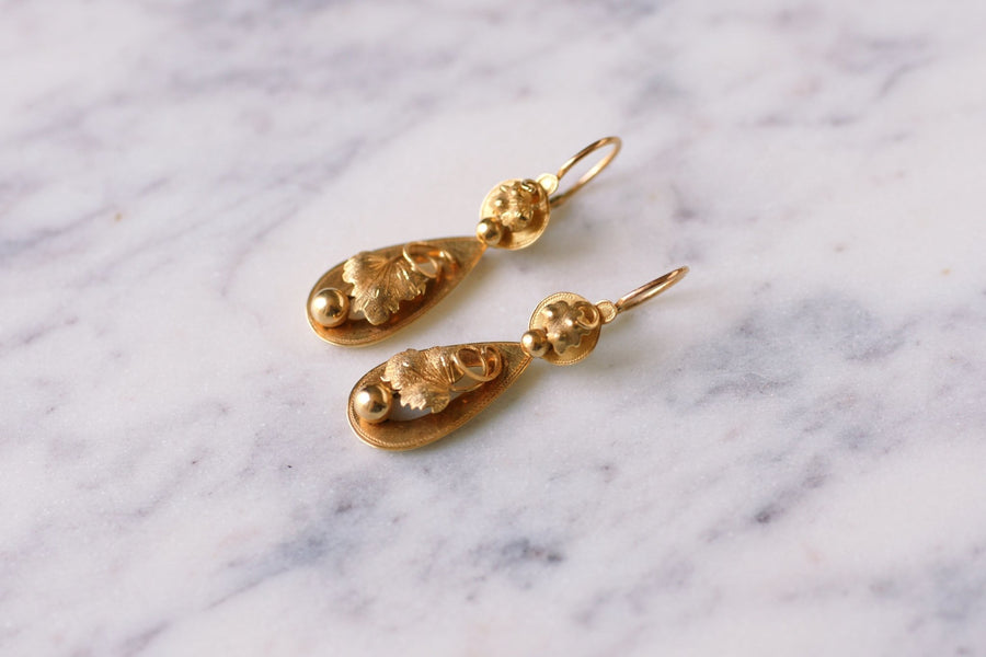 Antique gold "vine leaf" earrings - Galerie Pénélope