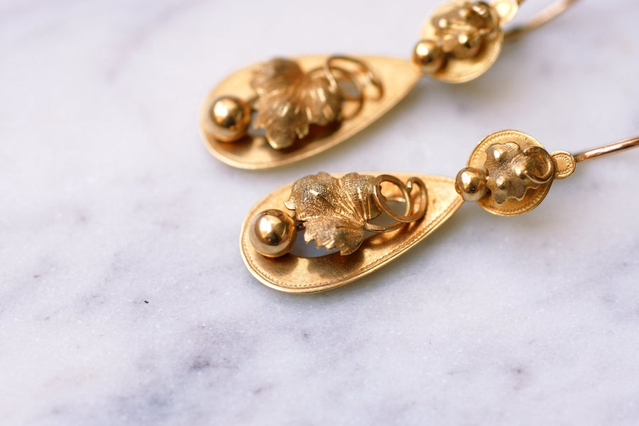 Antique gold "vine leaf" earrings - Galerie Pénélope