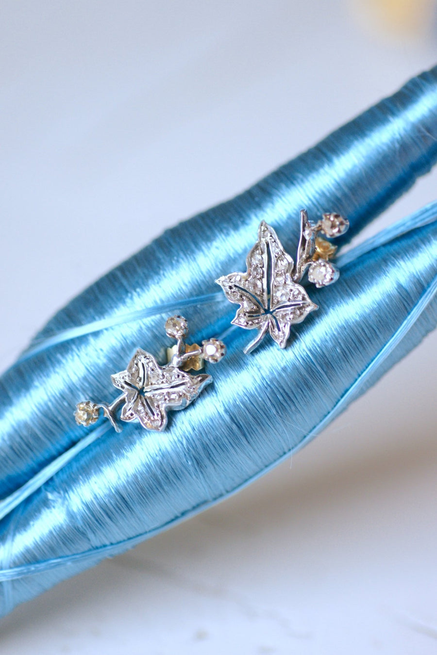 Antique ivy leaf earrings in gold, silver and diamonds - Galerie Pénélope