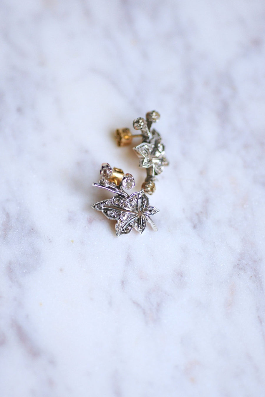 Antique ivy leaf earrings in gold, silver and diamonds - Galerie Pénélope