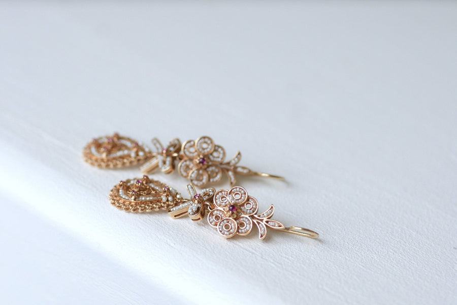 Antique earrings, pearls, rubies on pink gold filigree - Galerie Pénélope