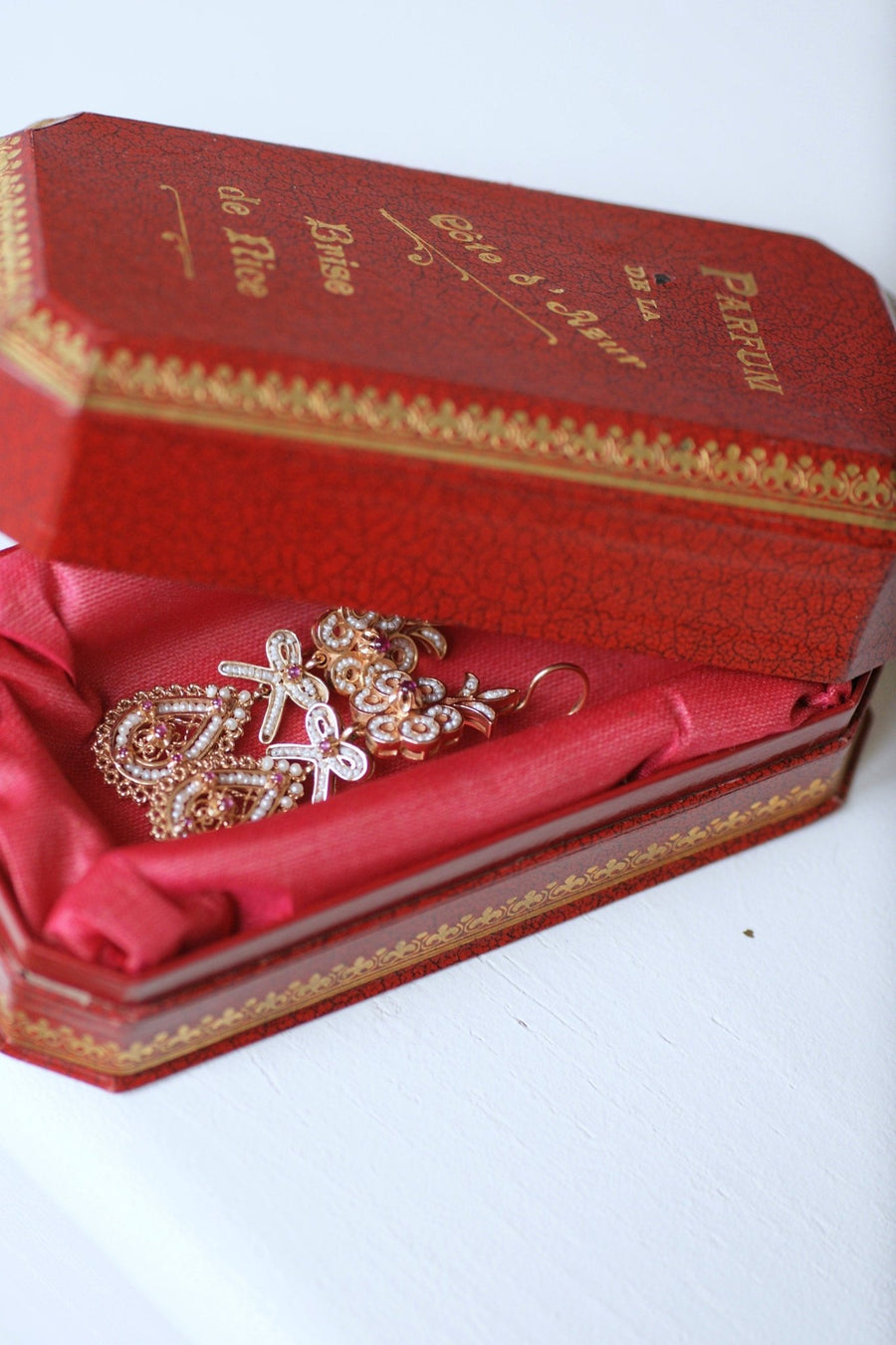 Antique earrings, pearls, rubies on pink gold filigree - Galerie Pénélope