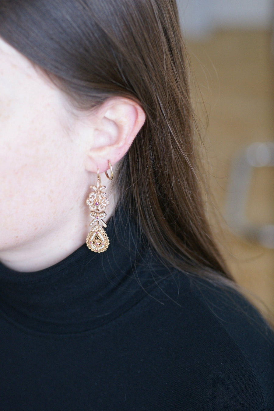 Antique earrings, pearls, rubies on pink gold filigree - Galerie Pénélope