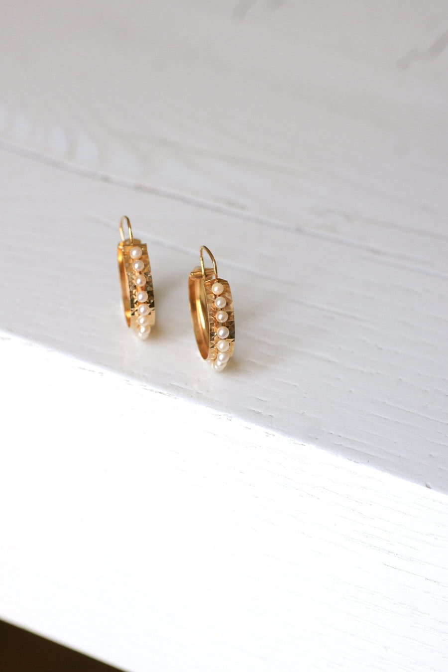 Gold and pearl creole earrings - Galerie Pénélope