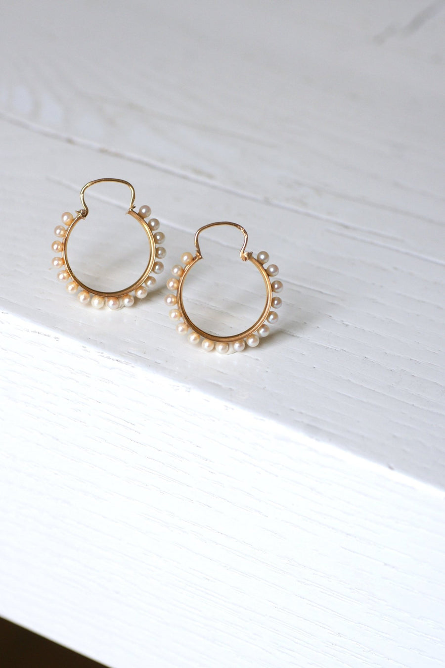 Gold and pearl creole earrings - Galerie Pénélope