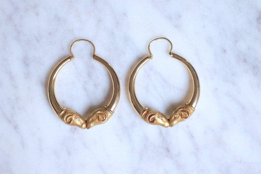Creole earrings ram's head in yellow gold, 70's - Galerie Pénélope