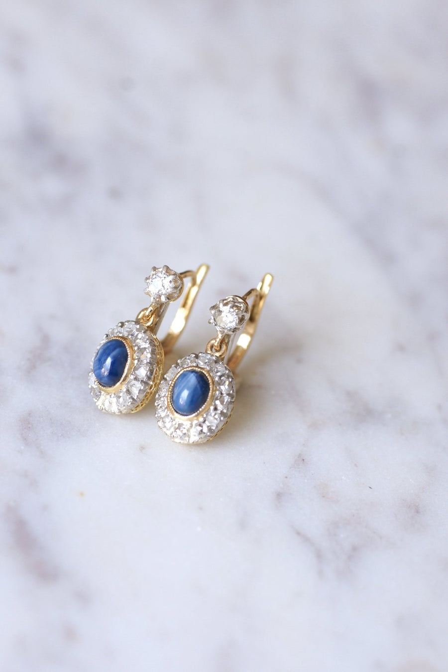 Antique gold, platinum, diamonds and star sapphires sleeper earrings - Galerie Pénélope