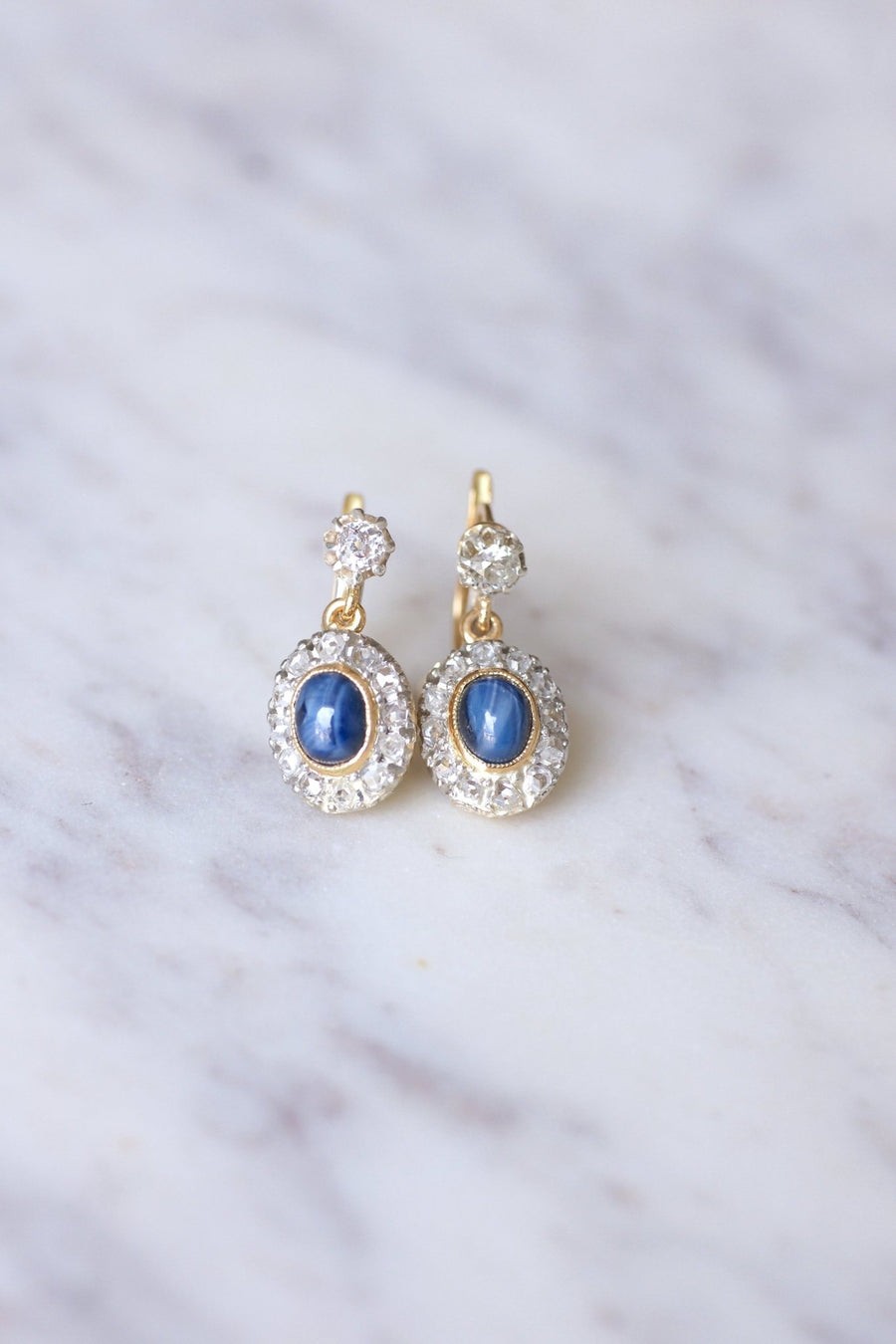 Antique gold, platinum, diamonds and star sapphires sleeper earrings - Galerie Pénélope