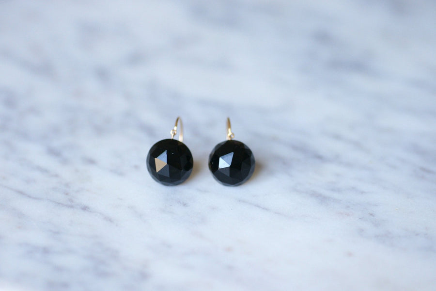 Antique pink gold and facetted jet earrings - Galerie Pénélope