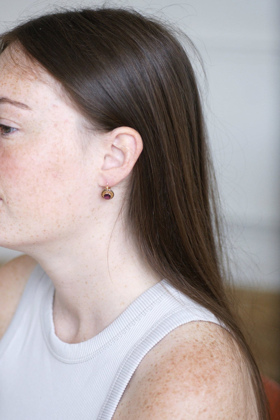 Yellow gold, enamel and garnet earrings - Galerie Pénélope