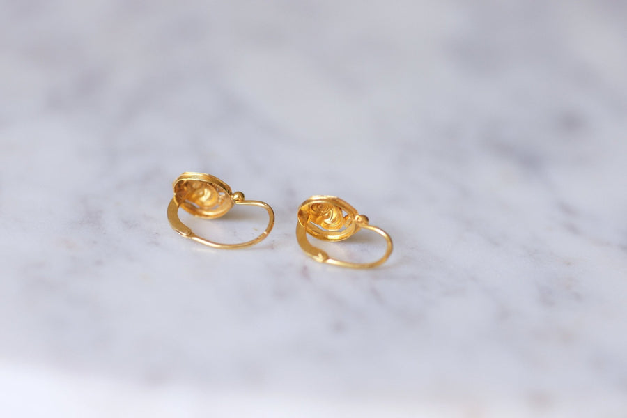 Art Deco yellow gold flower earrings - Galerie Pénélope