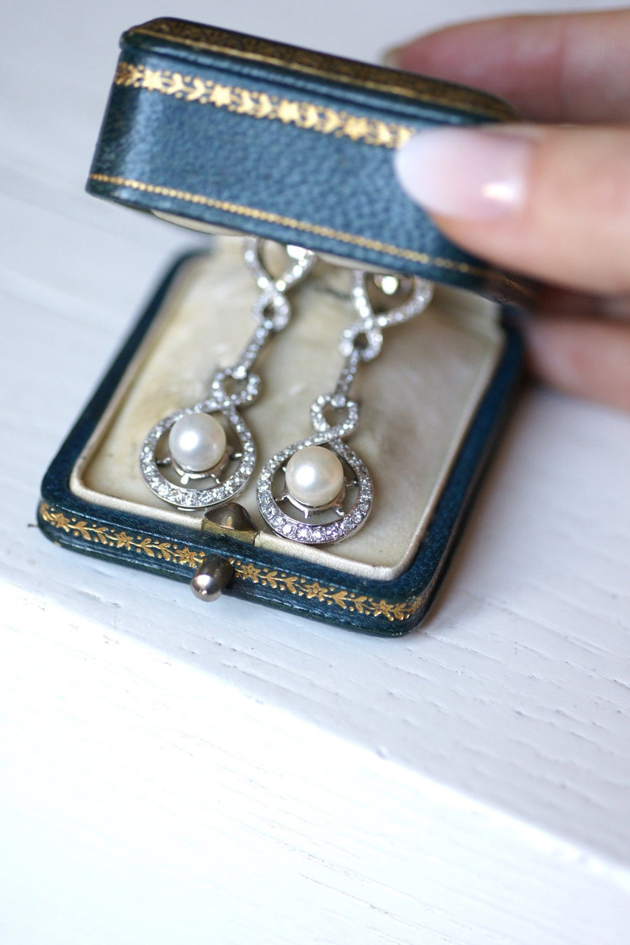 Art Deco style drop earrings, platinum, diamonds and pearls - Galerie Pénélope