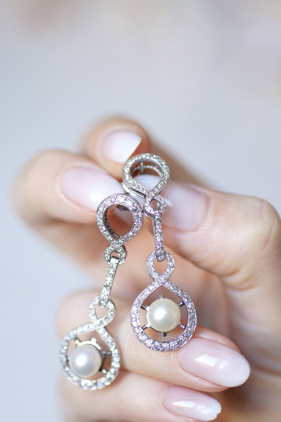 Art Deco style drop earrings, platinum, diamonds and pearls - Galerie Pénélope