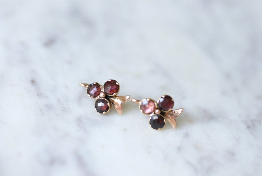 Clover earrings in pink gold and garnets - Penelope Gallery
