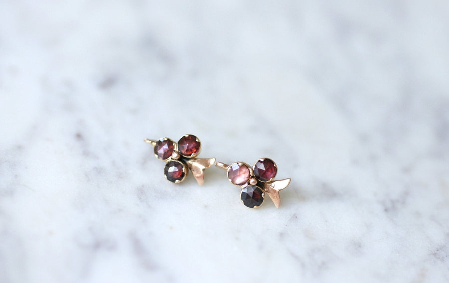 Clover earrings in pink gold and garnets - Penelope Gallery