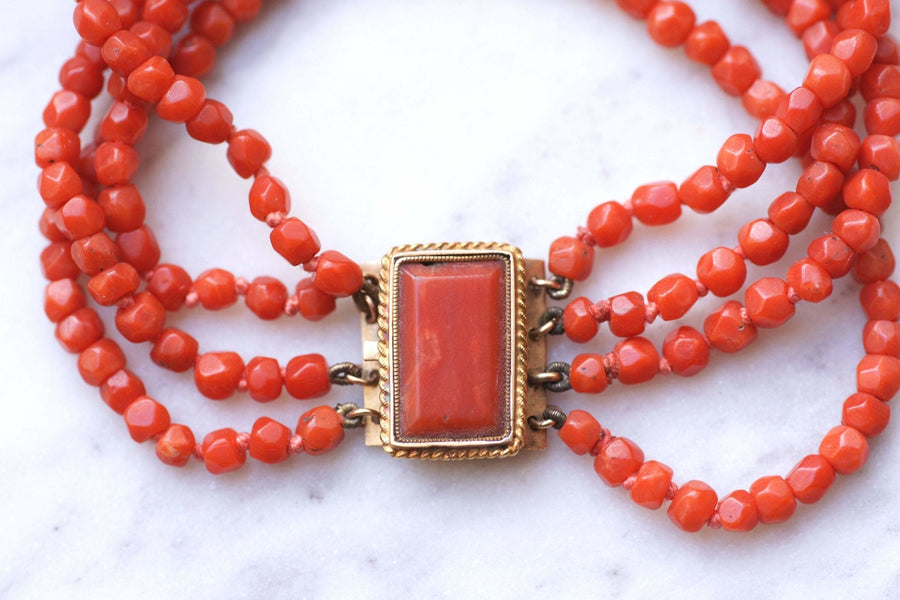 Antique coral row bracelet, gold clasp - Galerie Pénélope