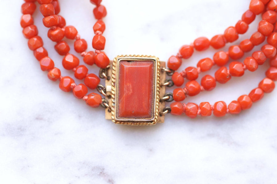 Antique coral row bracelet, gold clasp - Galerie Pénélope