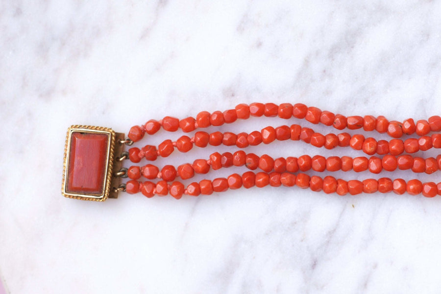 Antique coral row bracelet, gold clasp - Galerie Pénélope