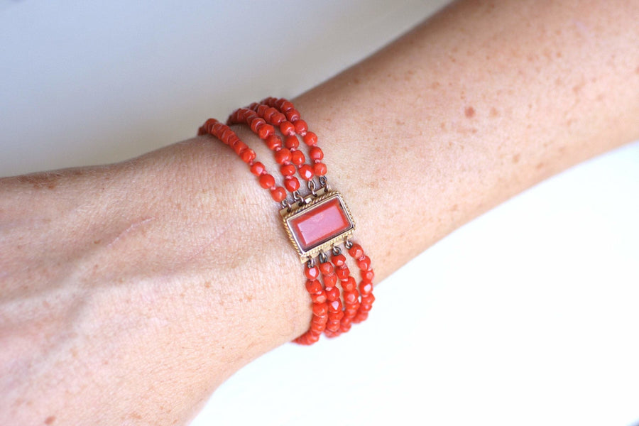 Antique coral row bracelet, gold clasp - Galerie Pénélope