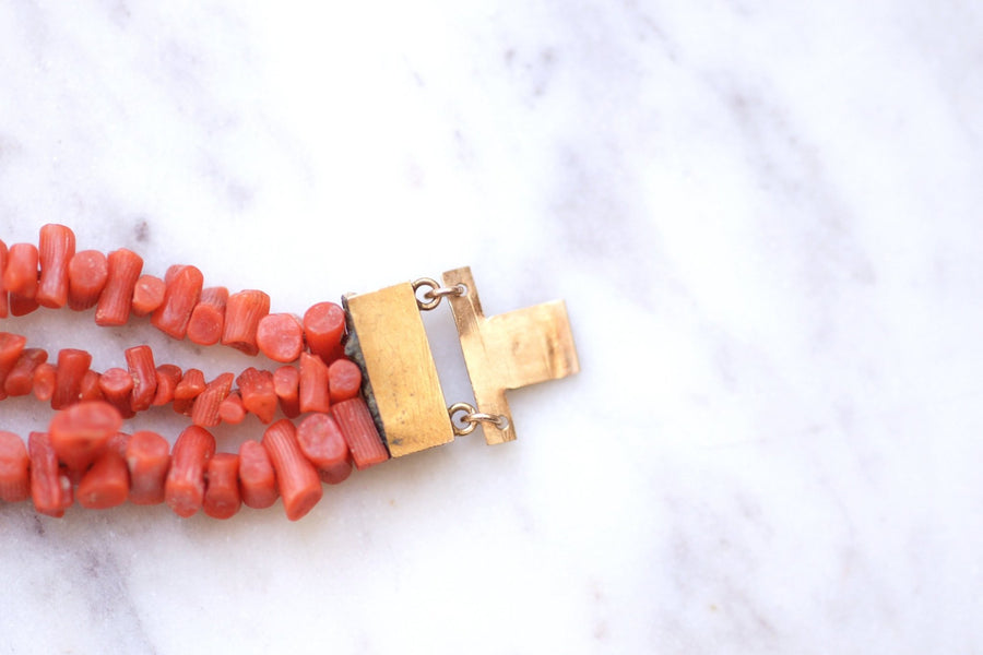 Antique three-row coral bracelet, gold clasp - Galerie Pénélope
