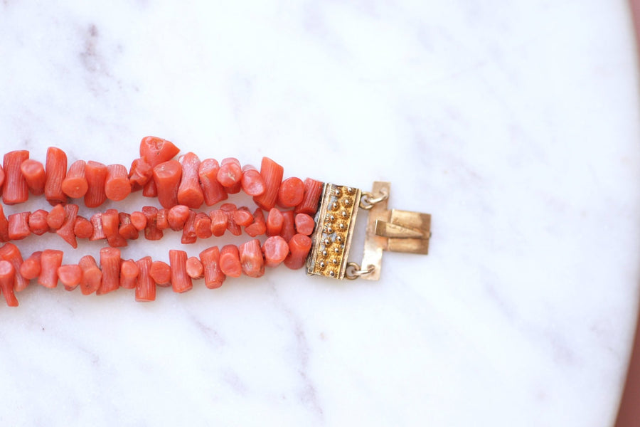 Antique three-row coral bracelet, gold clasp - Galerie Pénélope