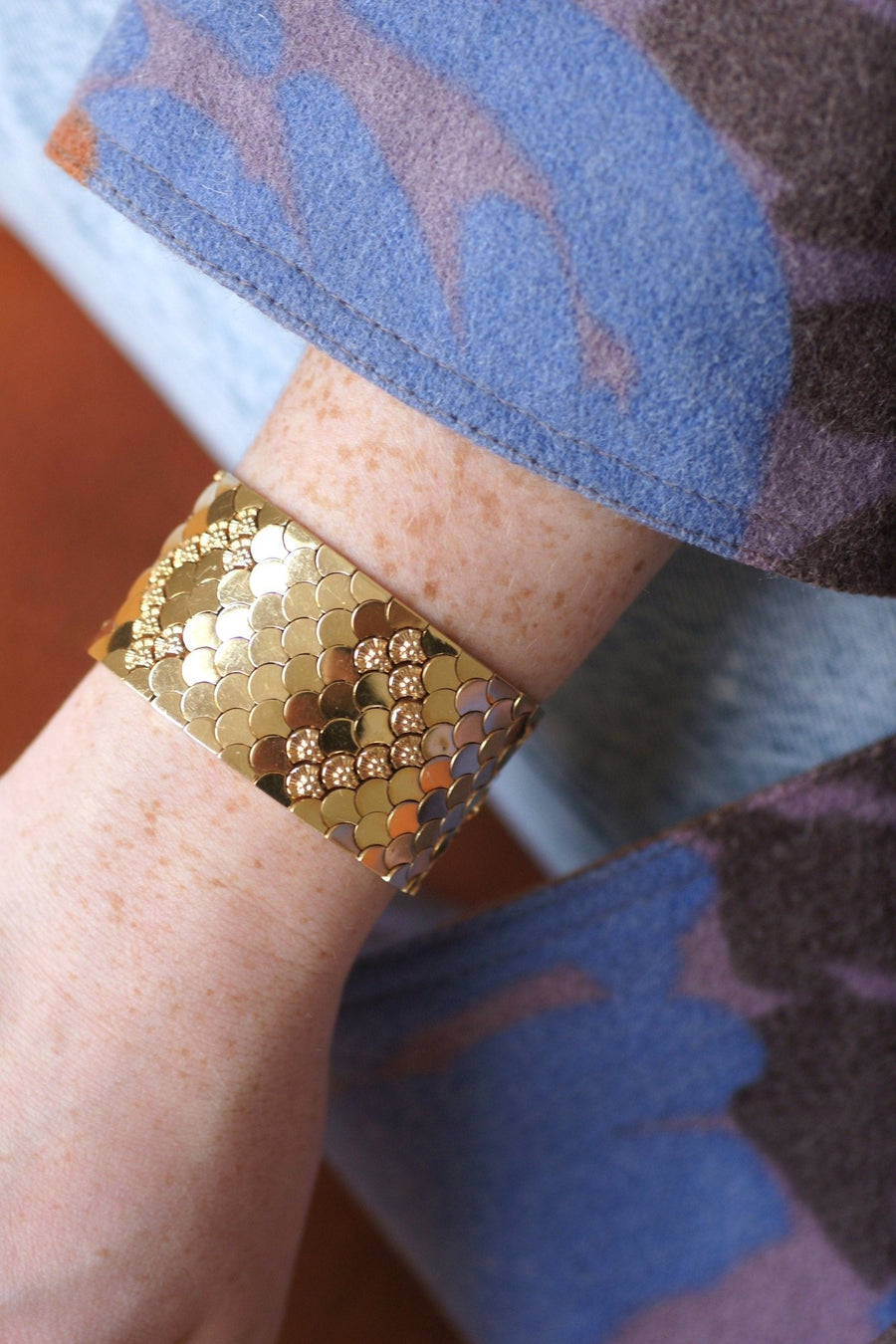 Yellow gold flexible scale cuff bracelet - Penelope Gallery