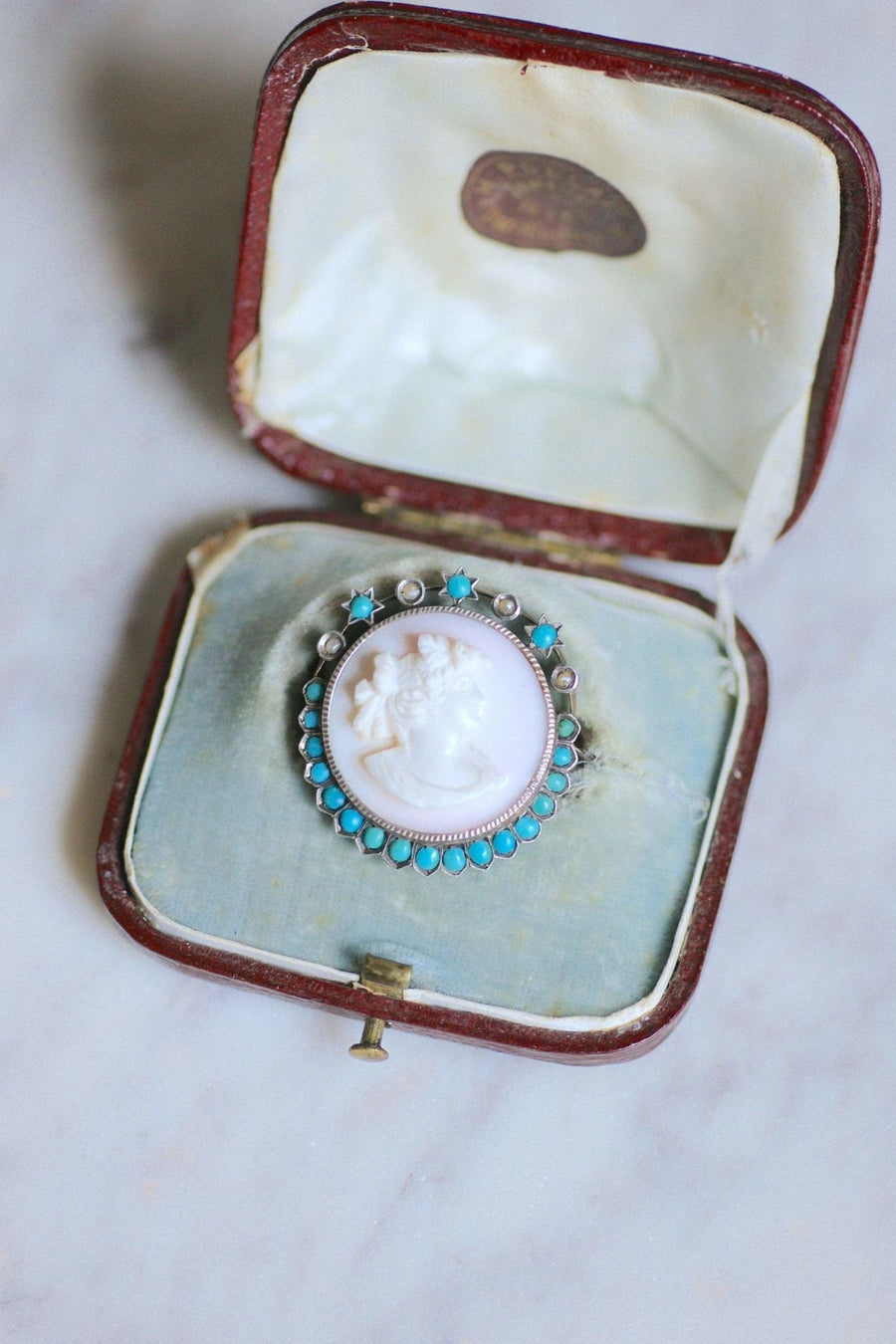 Antique austrian brooch pink shell, turquoise and pearl cameo on silver - Galerie Pénélope