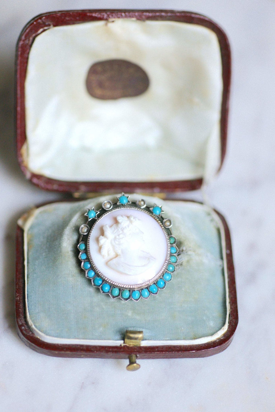 Antique austrian brooch pink shell, turquoise and pearl cameo on silver - Galerie Pénélope