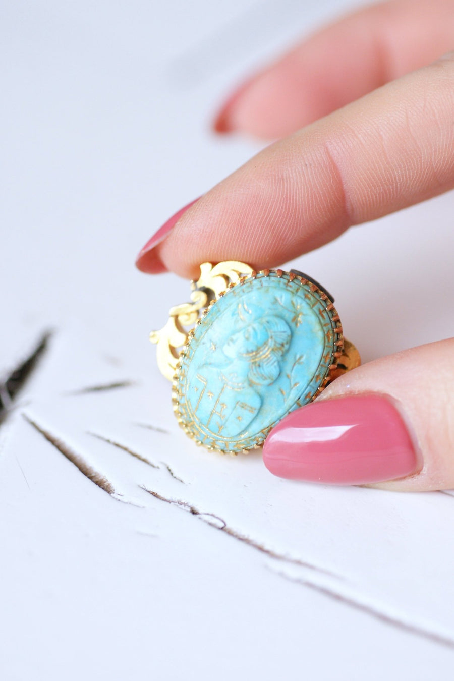 Antique gold brooch and turquoise cameo, Iran - Galerie Pénélope