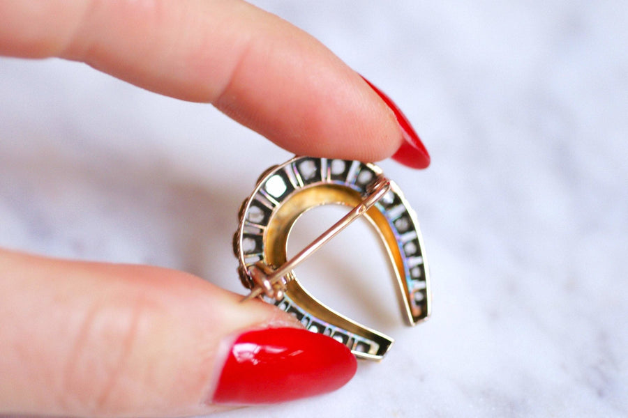Antique horseshoe brooch set with diamonds, pink gold and silver - Galerie Pénélope
