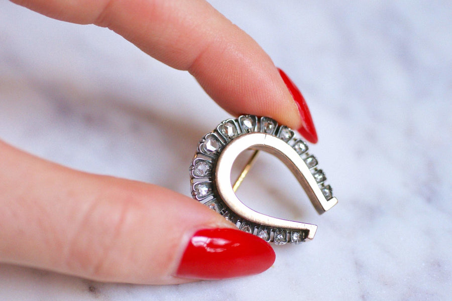 Antique horseshoe brooch set with diamonds, pink gold and silver - Galerie Pénélope