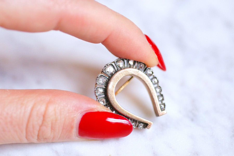 Antique horseshoe brooch set with diamonds, pink gold and silver - Galerie Pénélope