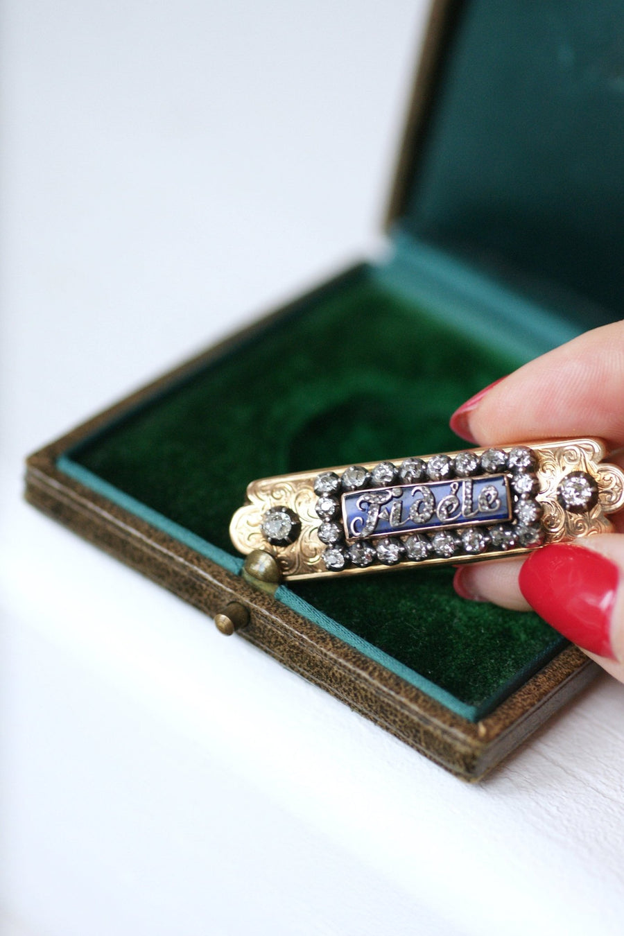 Antique "Fidèle" Brooch, Pink Gold and Diamonds - Penelope Gallery