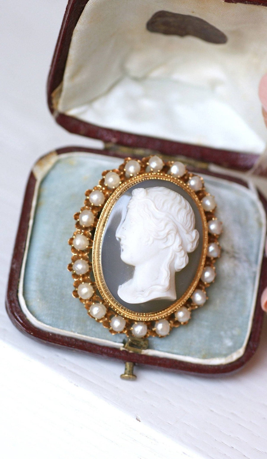 Agate and pearl cameo brooch - Galerie Pénélope