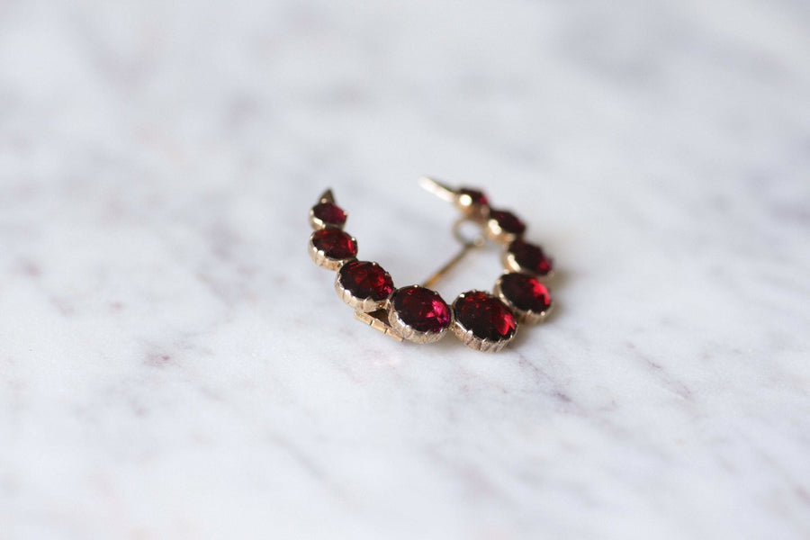 Antique moon crescent brooch in pink gold and garnets from Perpignan - Galerie Pénélope