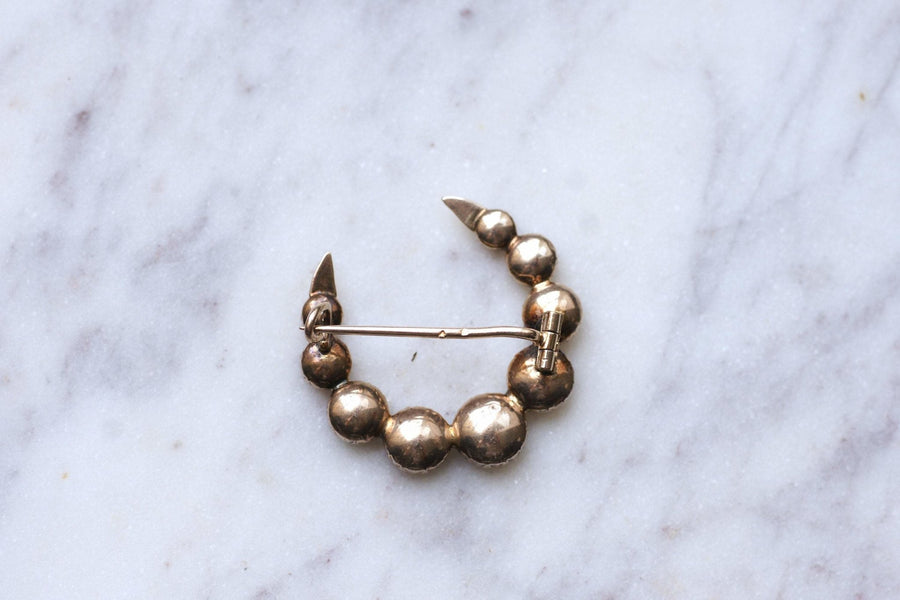 Antique moon crescent brooch in pink gold and garnets from Perpignan - Galerie Pénélope