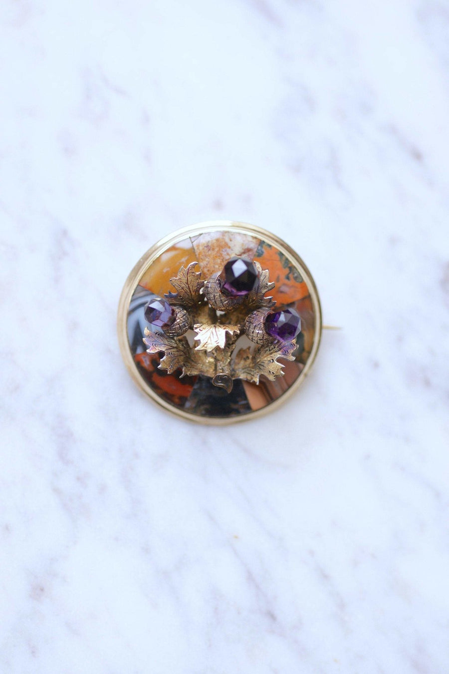 Antique Scottish thistle brooch in gold and amethyst - Galerie Pénélope